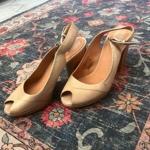 FOSSIL Nude Slingback peep toe size 7